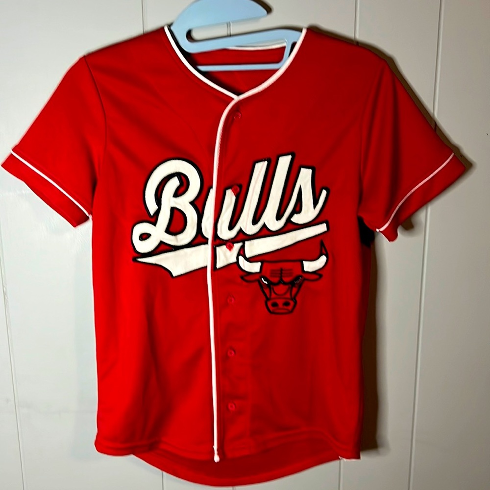 Red Chicago Bulls Team Logo Button Down Tee